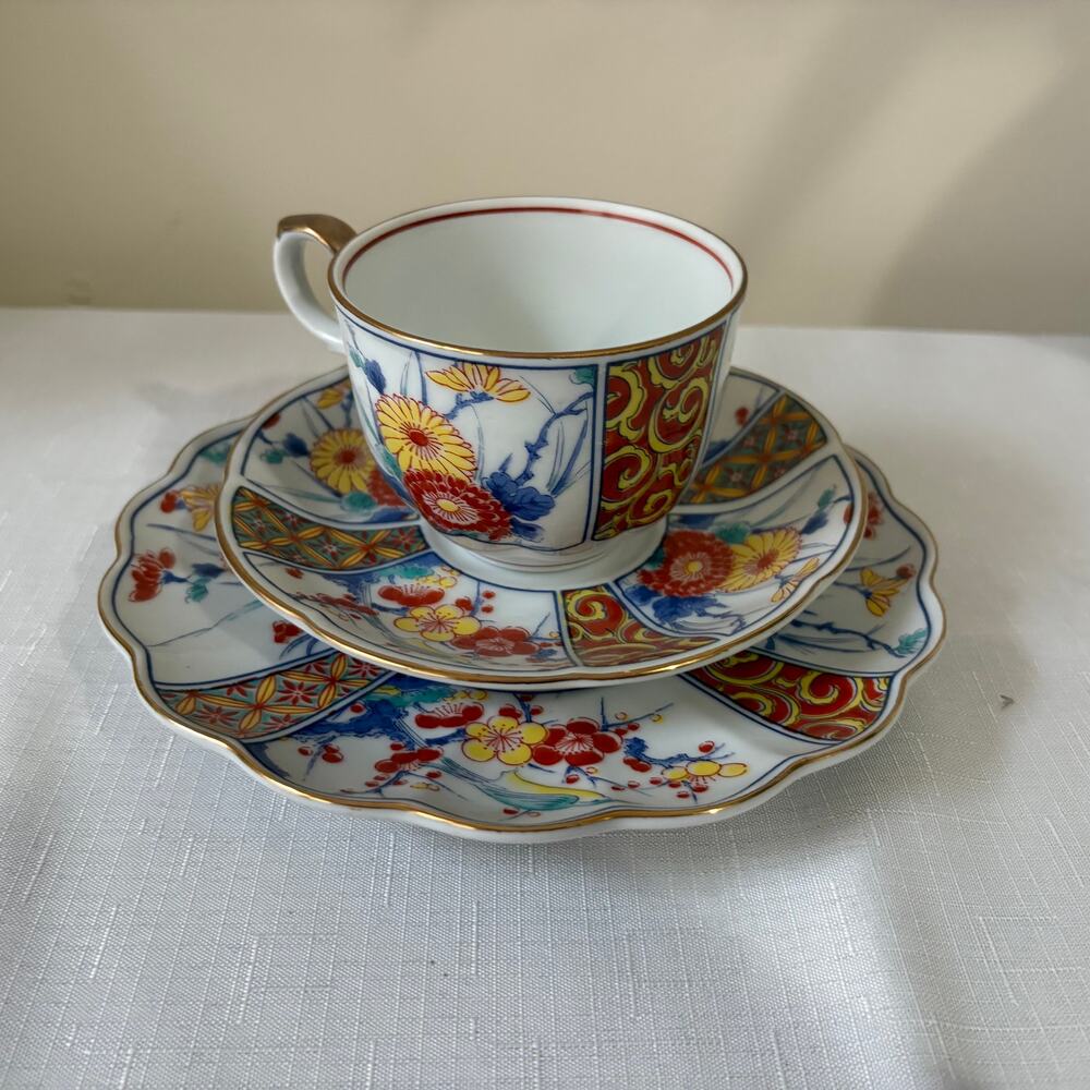 Vintage‎ Japanese Arita Imari Tea Cup, Saucer, and Small Plate